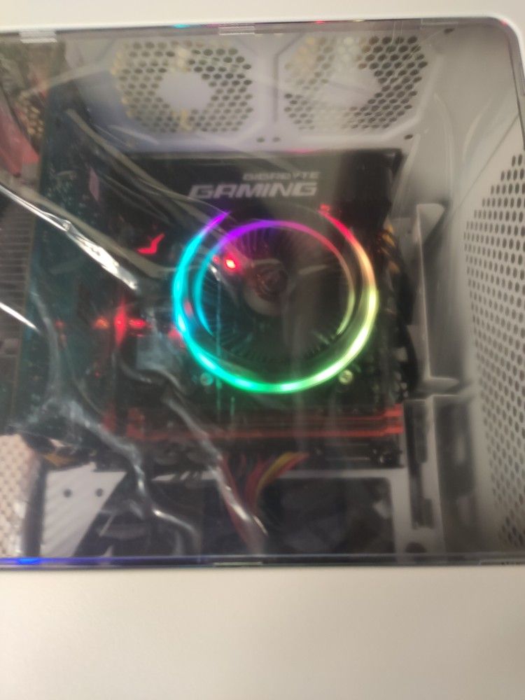 Custom Build Mini ITX Cube Gaming PC (i7 6700K, 16GB DDR4, Nbidia GTX 1650 Super)