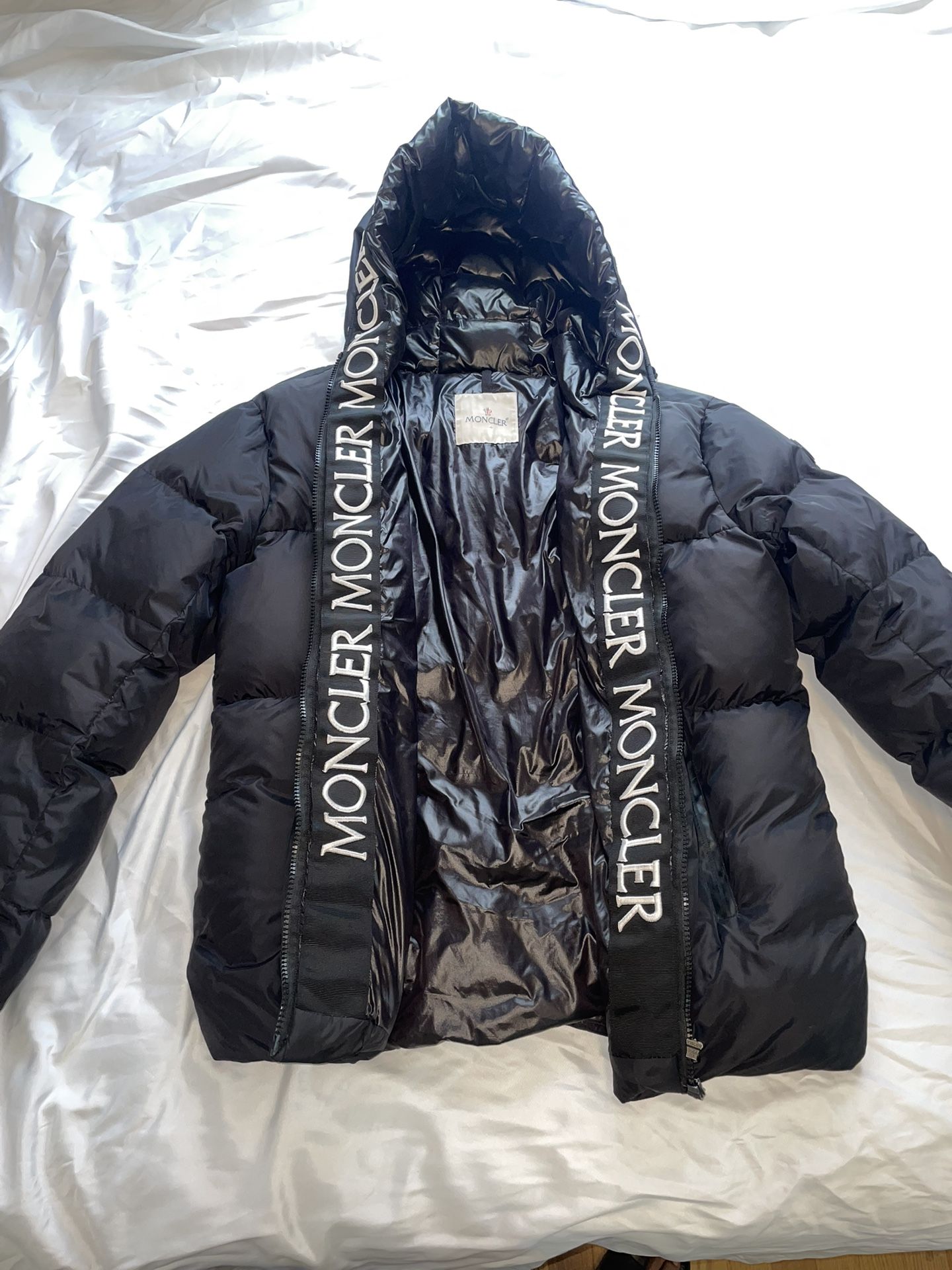 MONCLER Black Montcla Short Down Jacket
