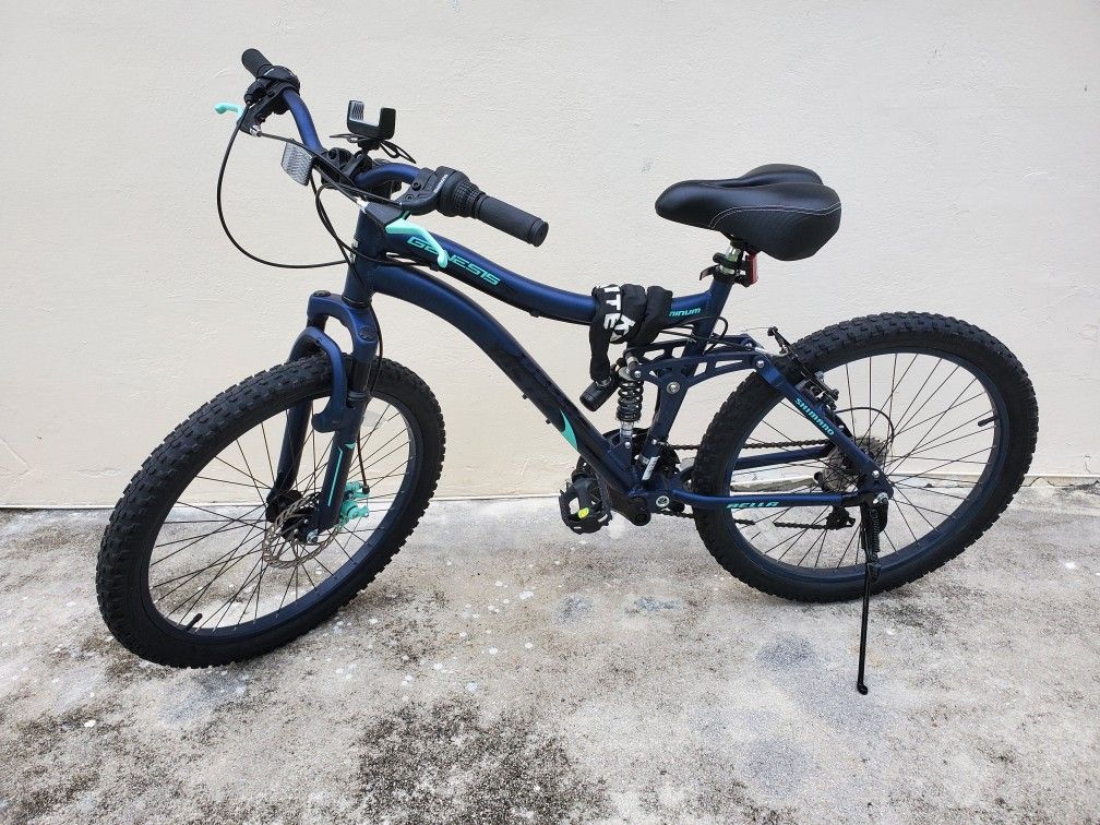 Genesis vista mountain cheap bike