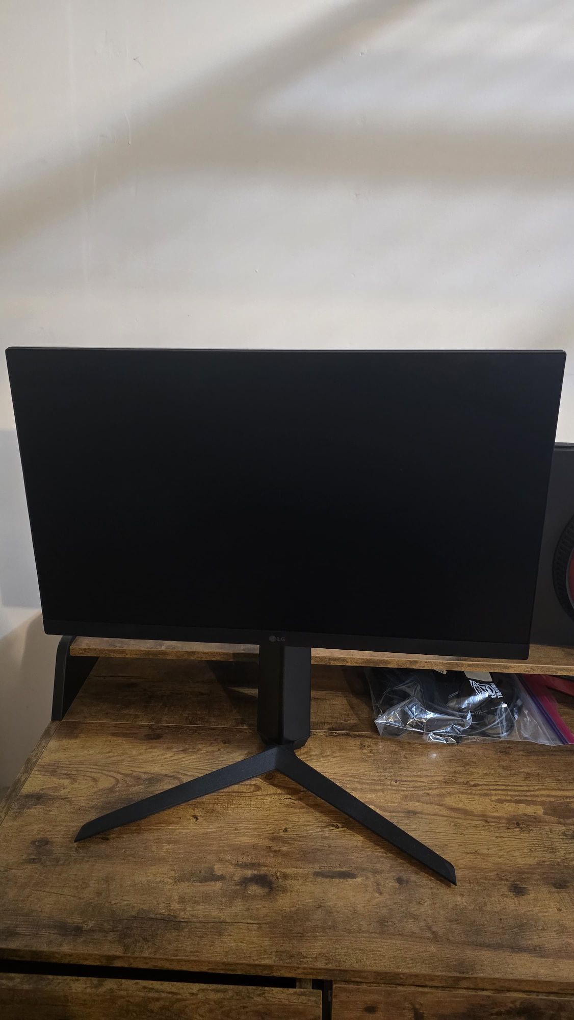 New LG 24GN650-B Ultragear Gaming Monitor 24” FHD (1920 x 1080) IPS Display, 144Hz Refresh Rate, 1ms (GtG), AMD FreeSync Premium, Tilt/Height/Pivot Ad