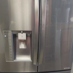 LG French Style Refrigerator Como Nuevo