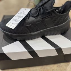 adidas kaptir 4.0 kids Size 3 