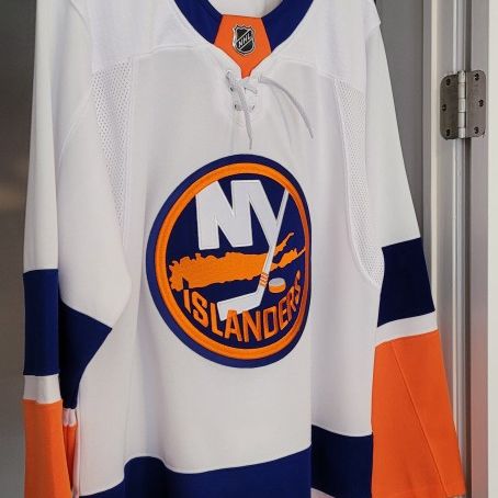 Islanders Retro Authentic Jersey for Sale in New York, NY - OfferUp