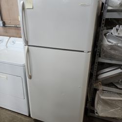 Frigidaire White Top Freezer Fridge 17cf 