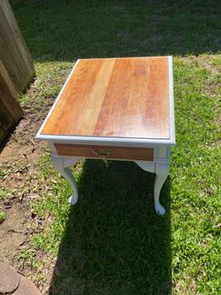 End table 27x23x22