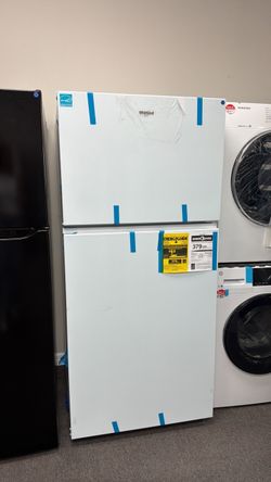 Whirlpool refrigerator top freezer