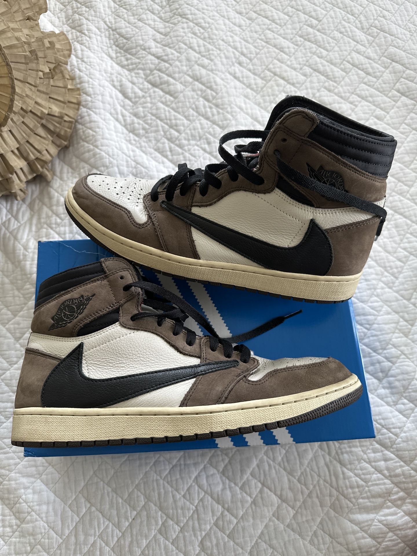 Travis Scott Jordan 1 High Mocha