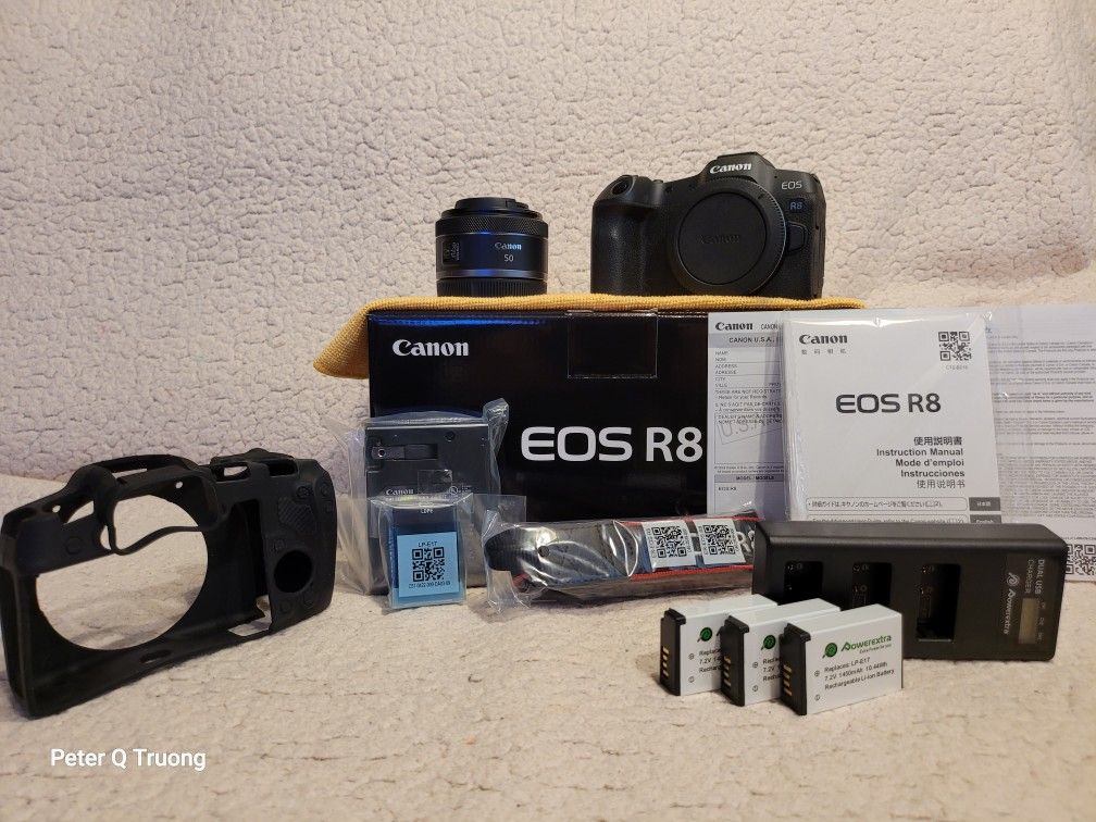 For Sale DIGITAL CAMERA CANON R8