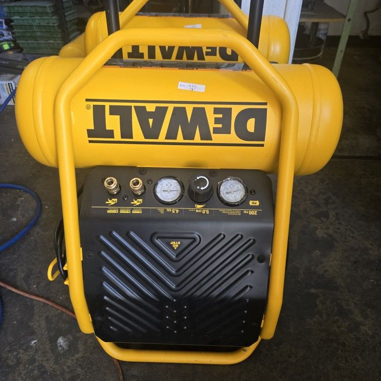 DEWALT XTREME Quiet 2 Stage 4.5-Gallon
Portable Electric 200 PSI Hot dog Air
Compressor #456141