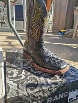Boots size 11 black usadas solo tienen 2 puestas
