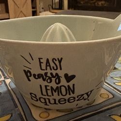 Easy Peezy lemon squeezer