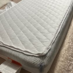 Newborn/toddler Mattress With White Crib