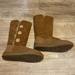 Womens Size 9 UGG Boots