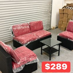 Brand new 5 pc patio set