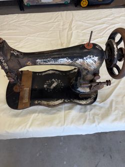Antique Sewing Machine-Singer 1891 model V52/27