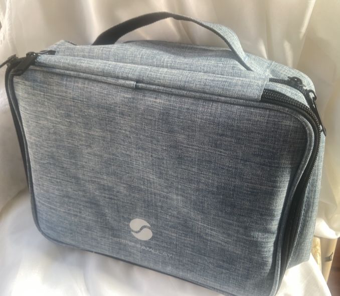 Hand-held briefcase