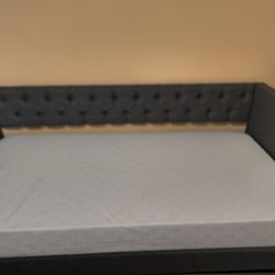 Twin Bedframe & Mattress 