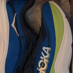 Hoka Skyflow Sz 10M
