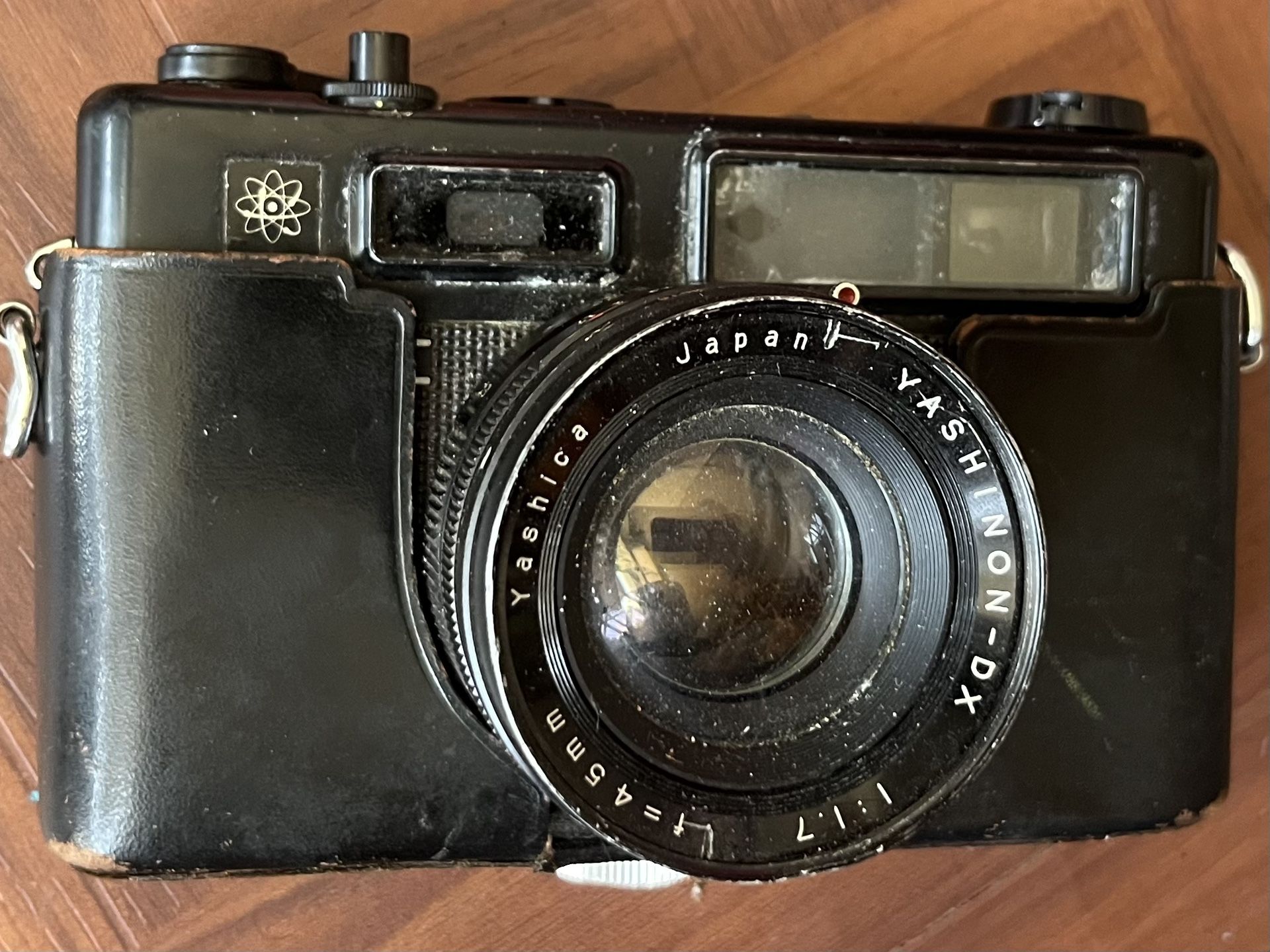 Yashica Electro 35 Pro / Vintage Japan '66-68 35mm Film Rangefinder Camera