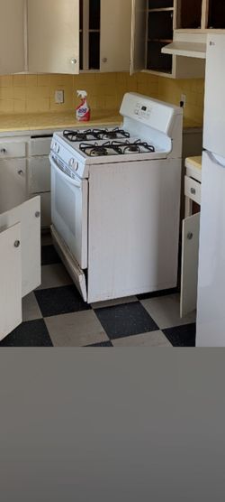 Gas stove