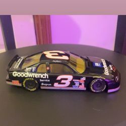 DALE EARNHARDT VINTAGE MODEL 1999 GM GOODWRENCH PLUS CHEVY MONTE CARLO 1/64 CAR