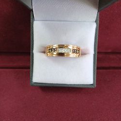 Men's 10K Wedding Band ‼️....W/ White And Black Diqmonds‼️......$350‼️......Layaway:$35‼️.......ASK FOR TY ‼️