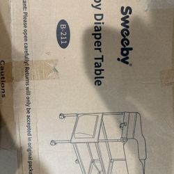 Sweeby Portable Baby Changing Table 
