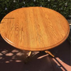 60” round soild wood table  need gone Asap $200.00 now