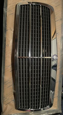 Mercedes Benz Chrome Grill