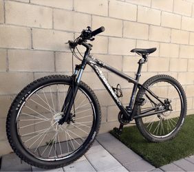 Diamondback Overdrive 29er Mountain Bike – Upgraded Tires + SAFORT Suspension Seatpost