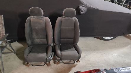 MUSTANG Black Cloth Bucket Seats Power
