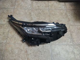 2021-2023 Toyota Sienna right front led headlight OEM,