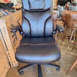 Office/Executive/ Desk Chair Black Synthetic Leather New