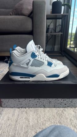 Air Jordan 4 Military Blue