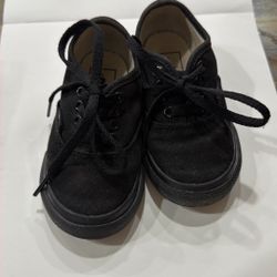 Kids All Black Converse Size 6c $15