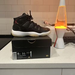 Jordan Retro 11s 72-10 Size 5y