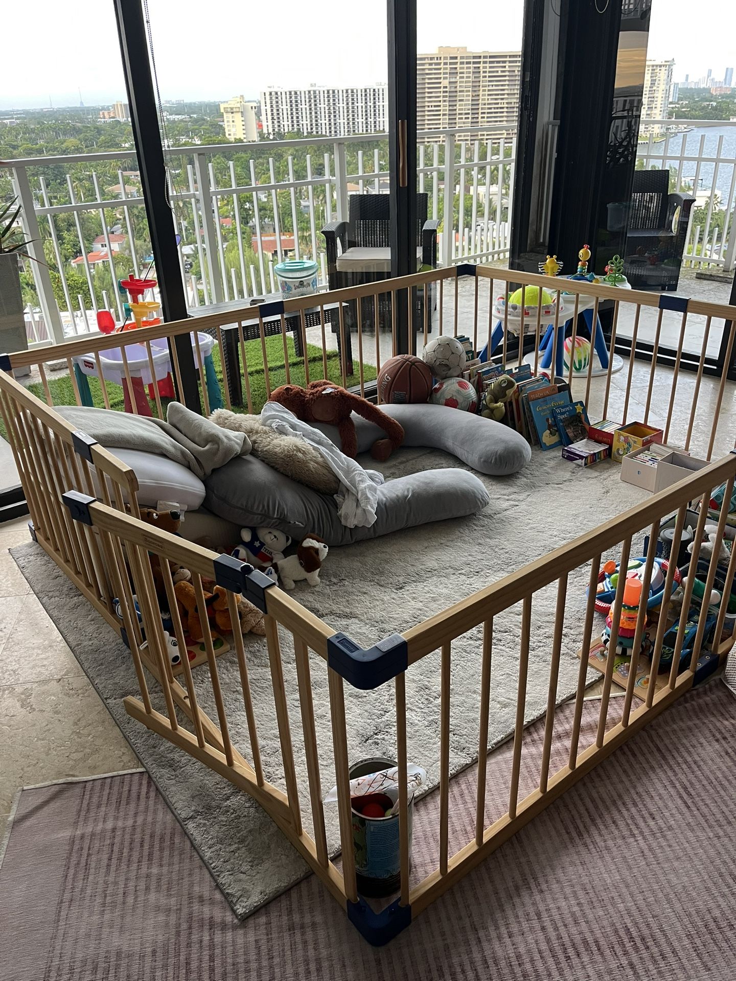 Bonrcea Wooden Playpen