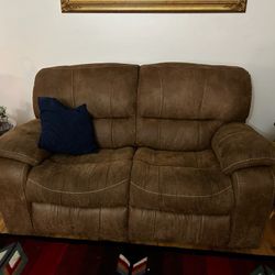 Couch and loveseat Free Glass End Tables