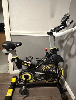 Indoor cycling bike (pooboo)