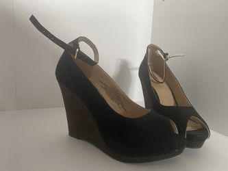 Black wedges size 8