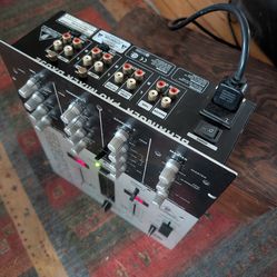 BEHRINGER Pro Mixer DX052