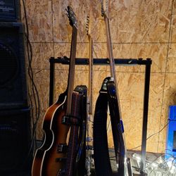 3 Guitar Stand