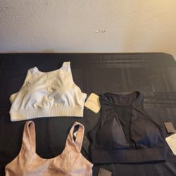 NEW SPORTS BRA SIZE M.