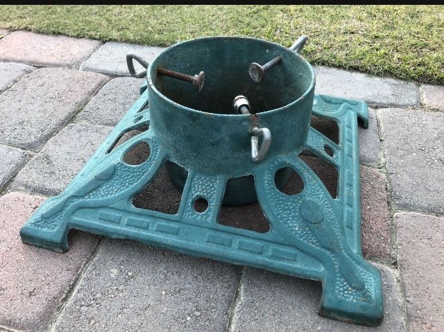ANTIQUE/VINTAGE Cast Iron Christmas Tree Stand