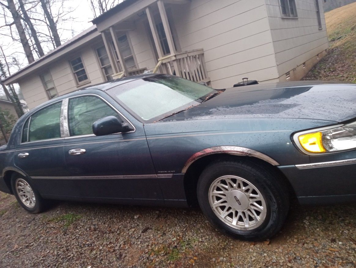 1998 Lincoln Town Car