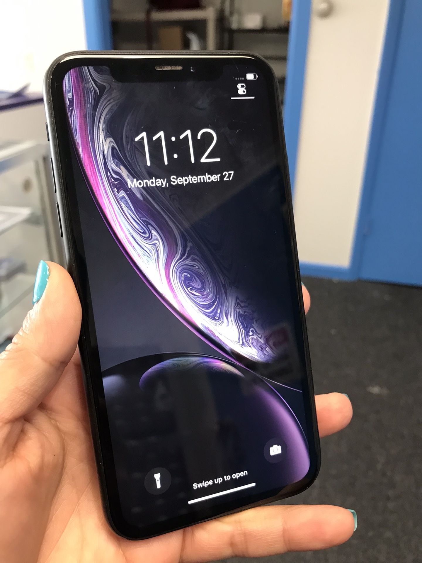 Factory Unlocked iphone Xr 64gb , sold with store warranty 