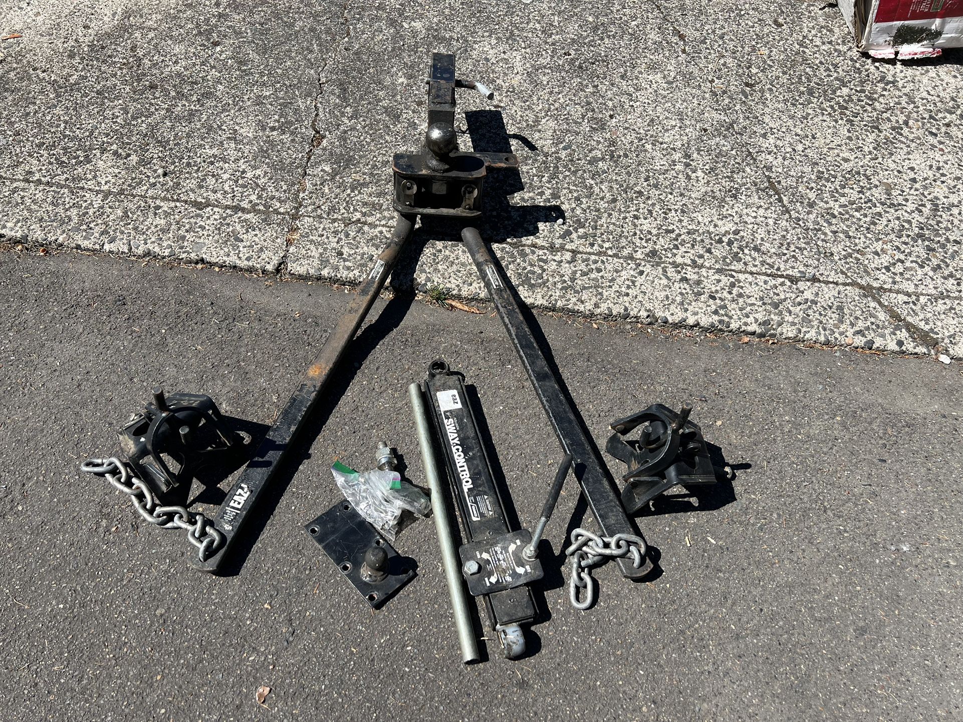 EAZ LIFT Weight Dust Trailer Hitch