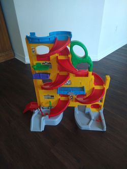 Little People Wheelies Stand and Play Rampway