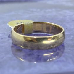 $750 Yellow Gold Ring Band