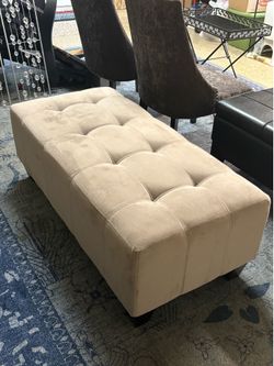 Beautiful Taupe Sitting Bench 40” *like new!